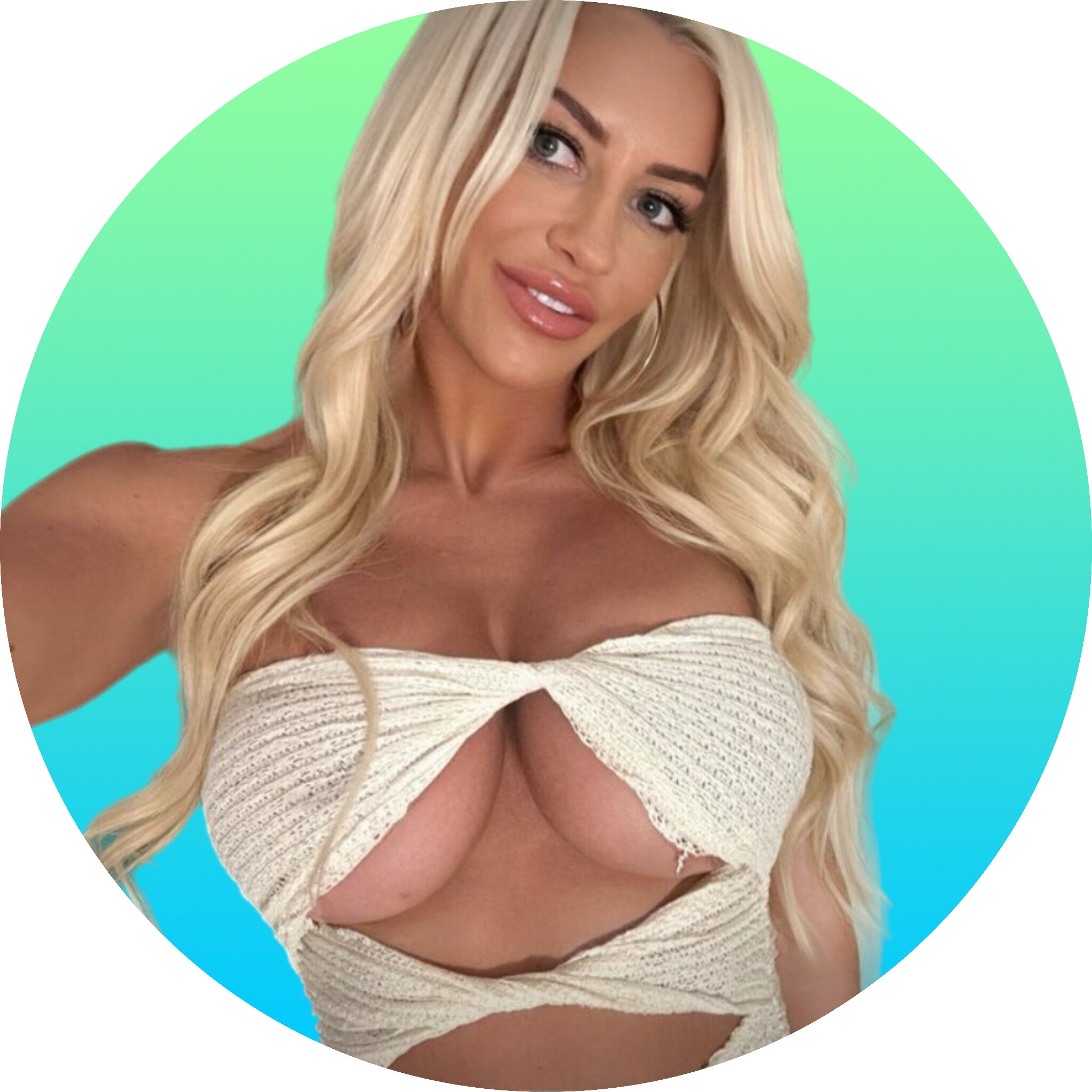 @adayinsienna OnlyFans