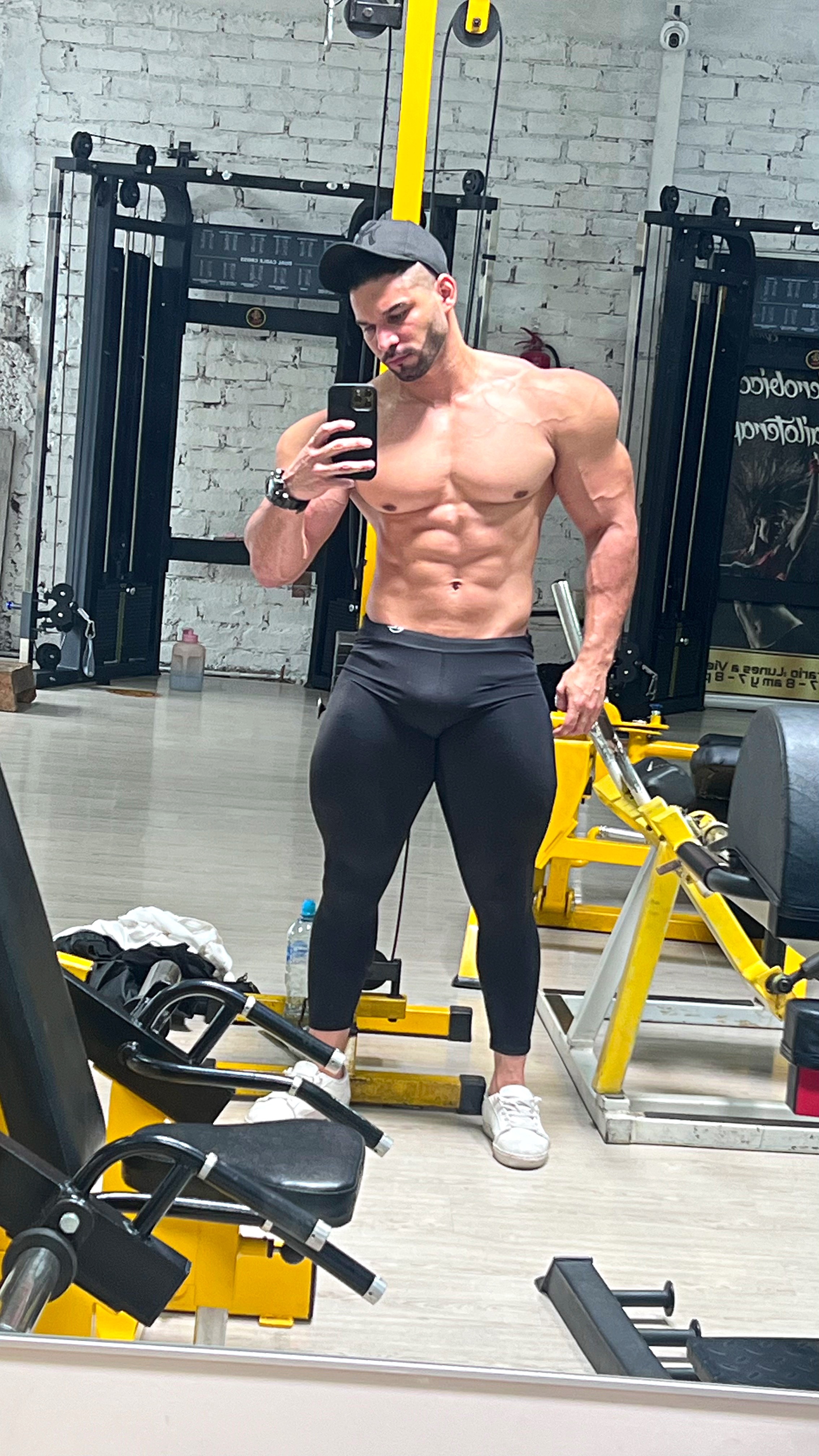 @alejandropetitoficial OnlyFans
