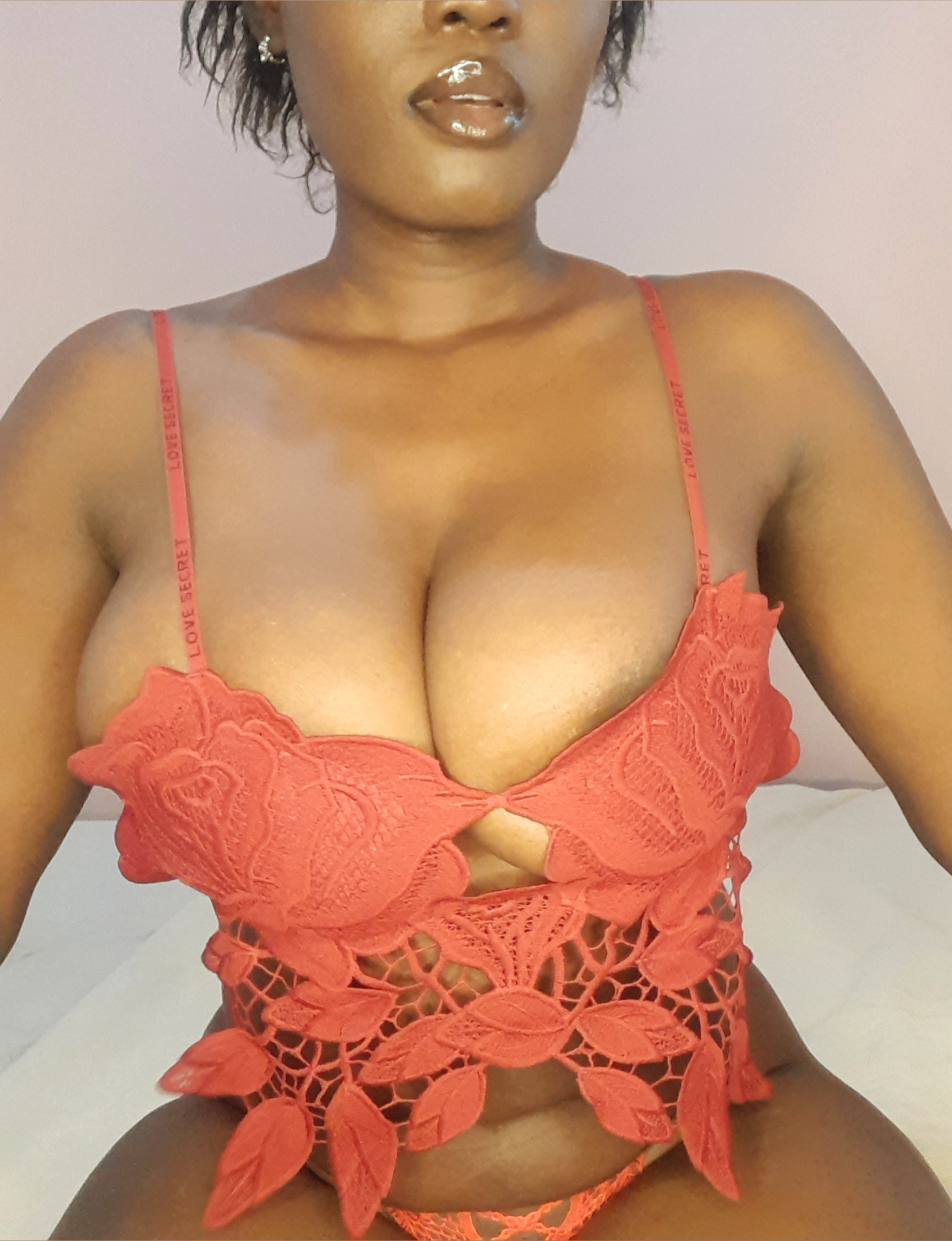 @amariebony