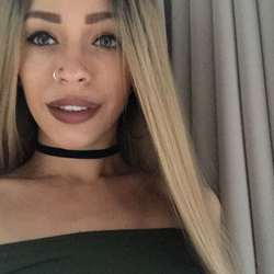 @anjawilless