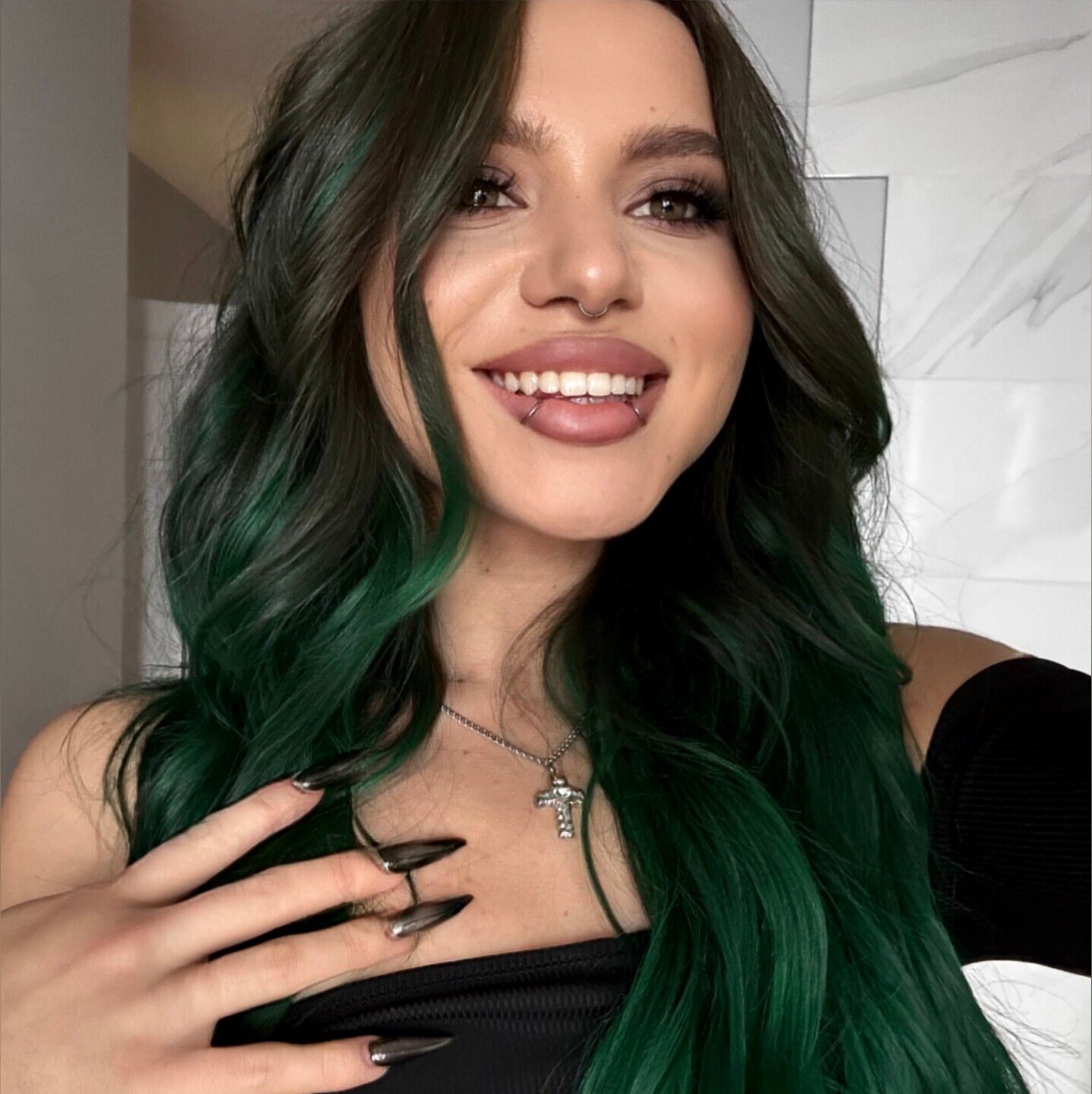 @blackksenia OnlyFans
