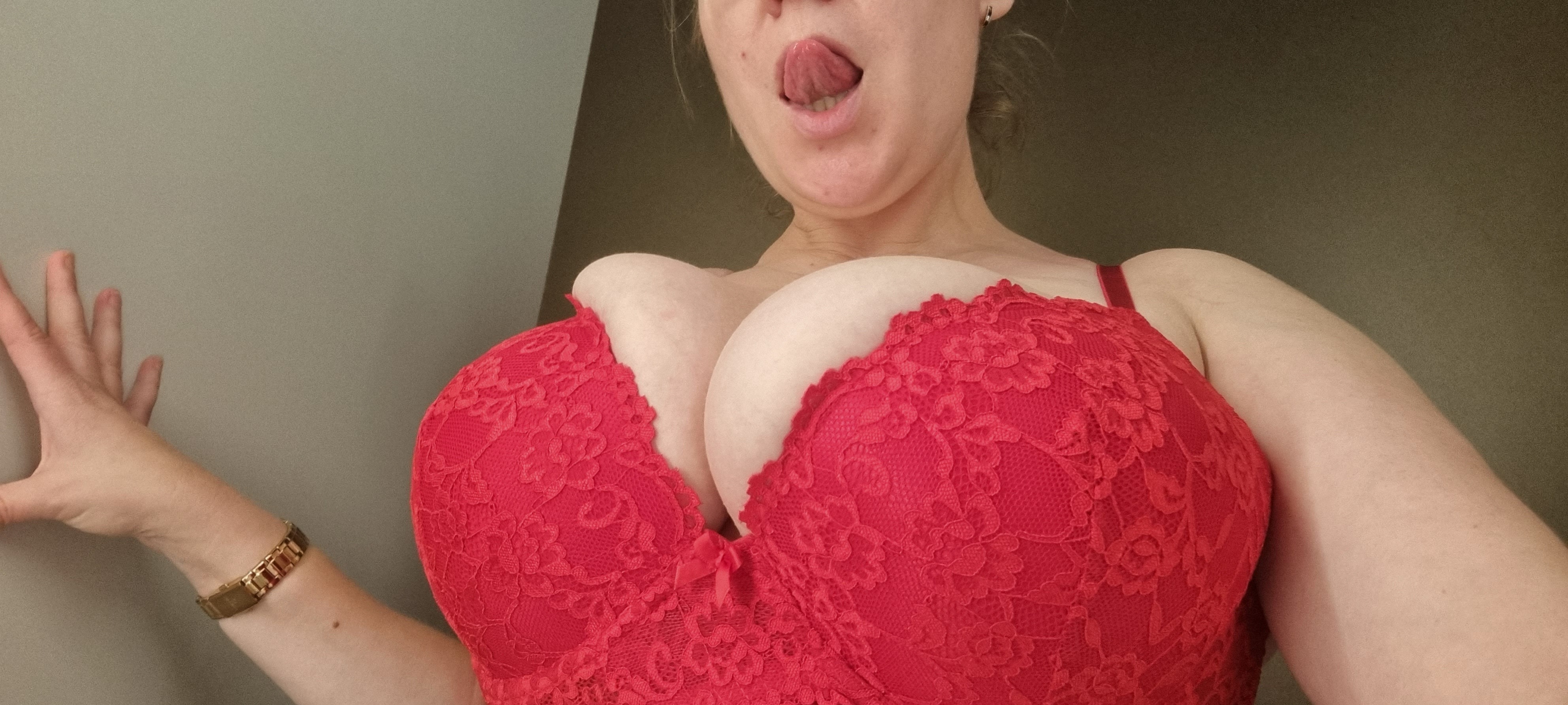 @busty.lana