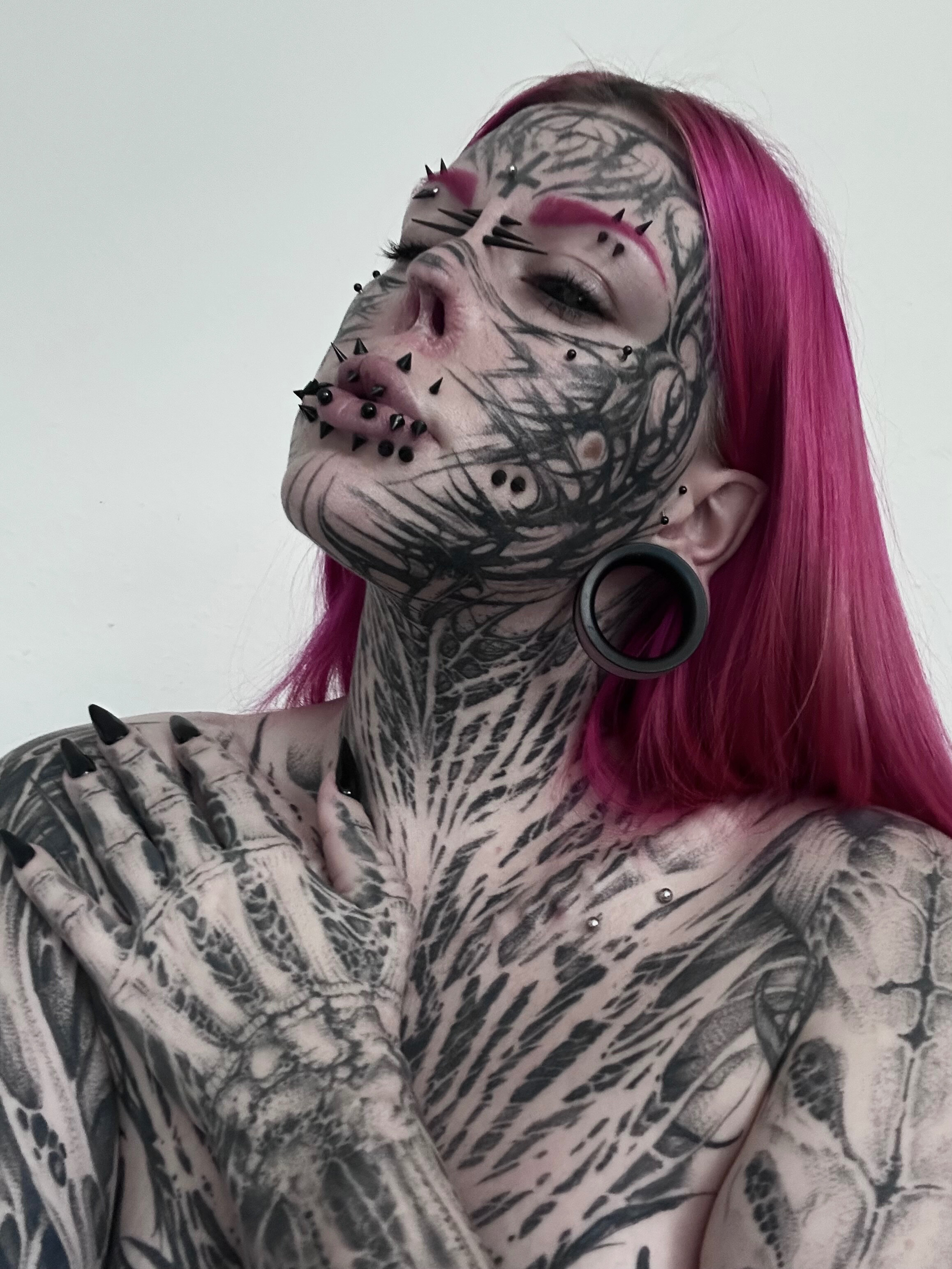 @curiosity.bodmod OnlyFans