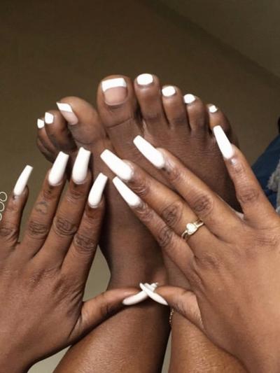 @ebonyfeet888
