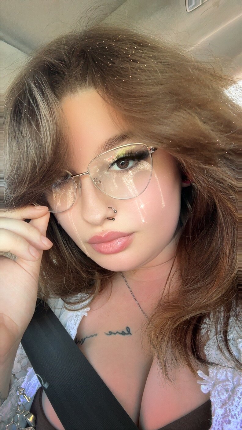 @g0th.barbi3 OnlyFans