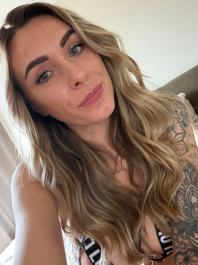 @housewifefleur OnlyFans
