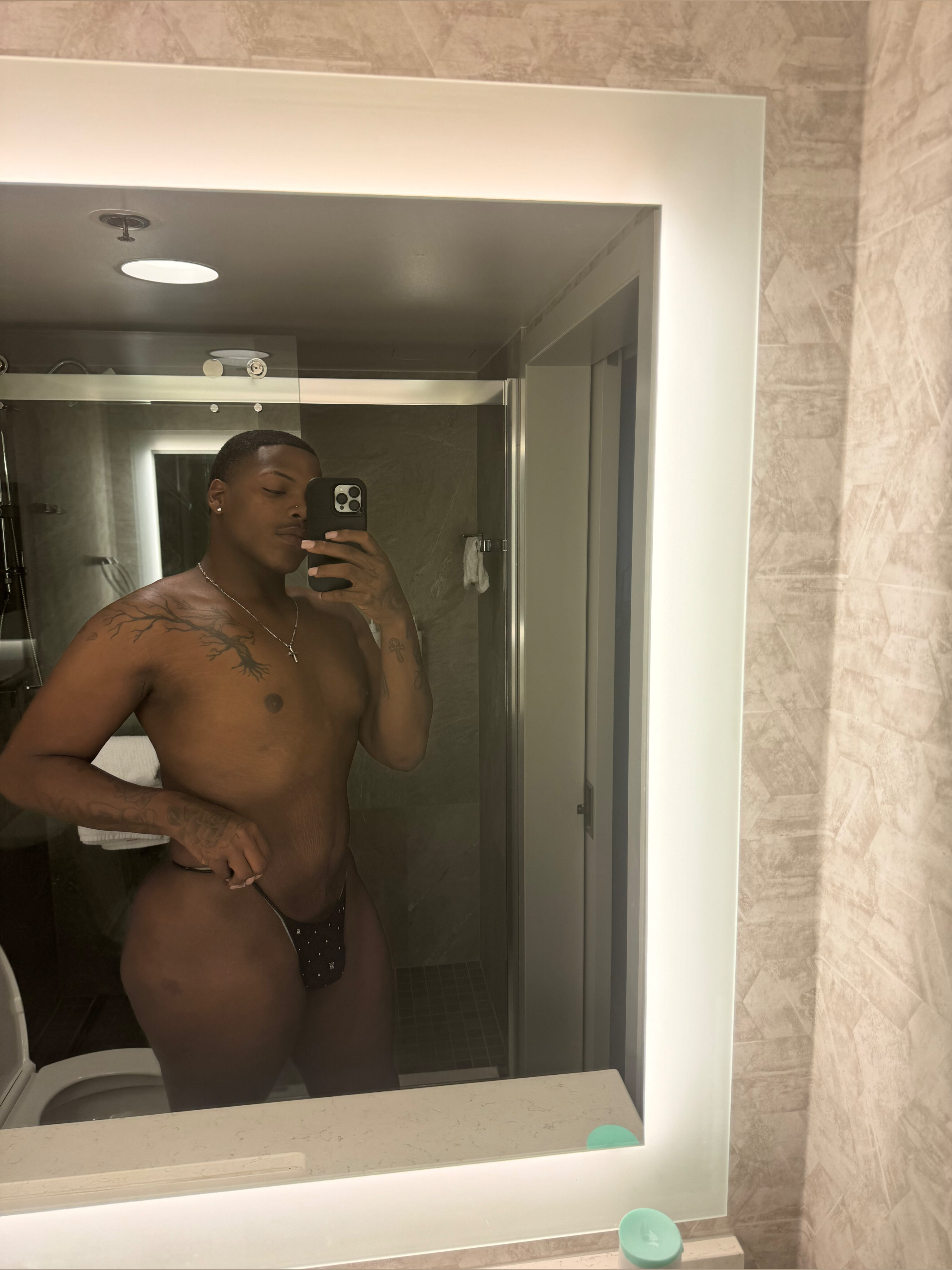 @iamleroylee OnlyFans