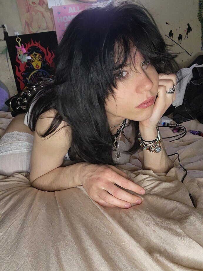 @imprettydeadgirl OnlyFans