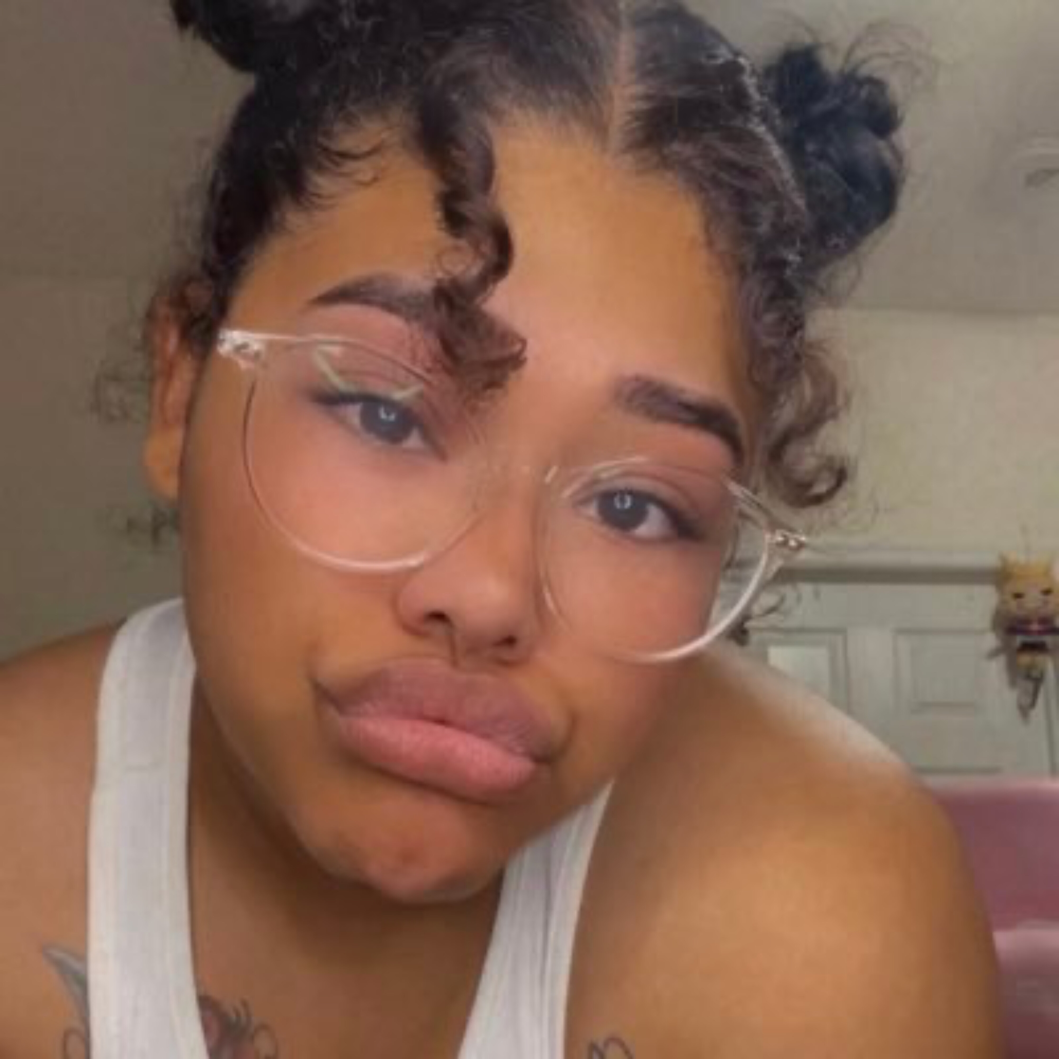 @imtoopeachyy OnlyFans