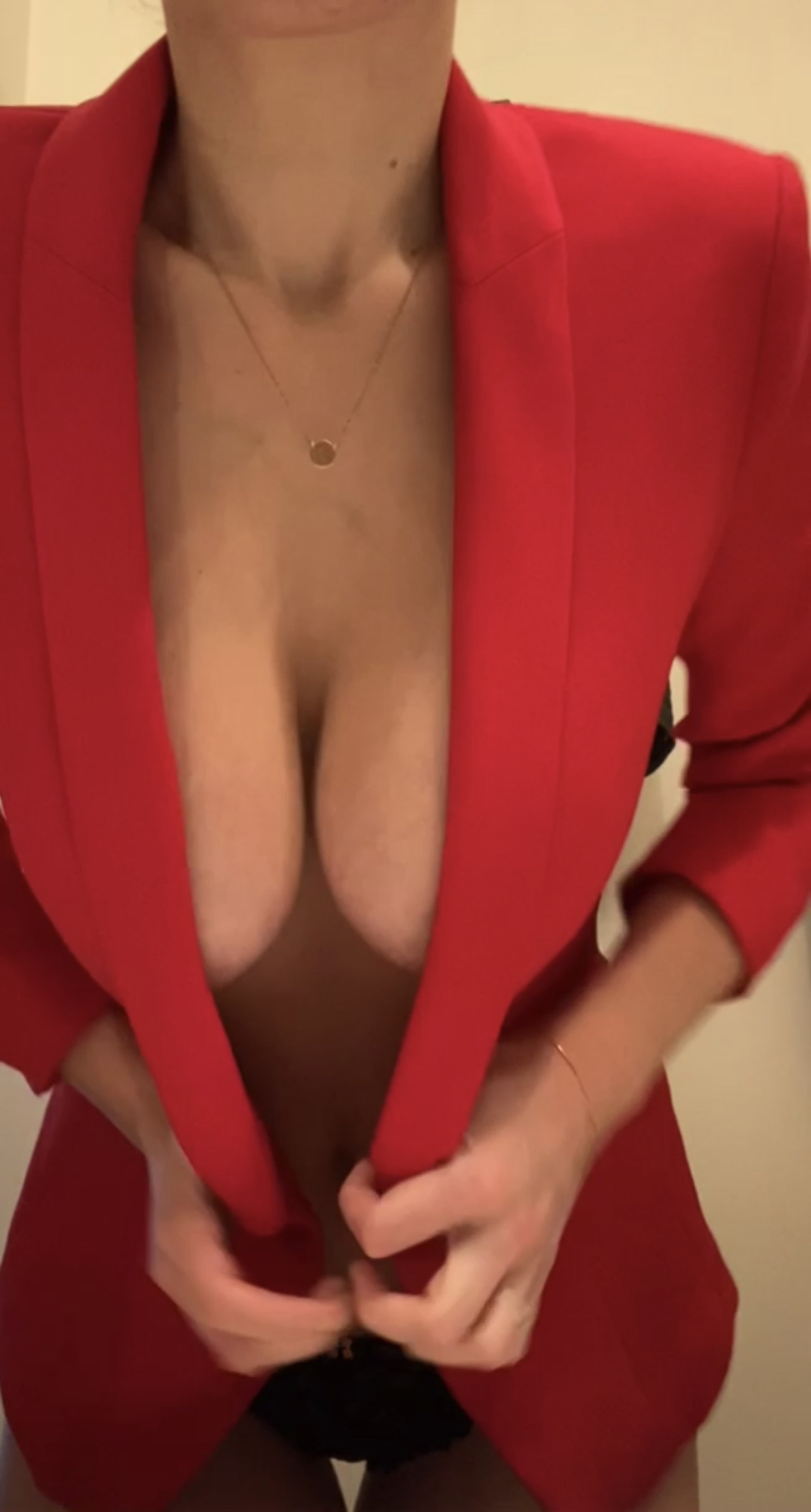 @just_the_bees OnlyFans