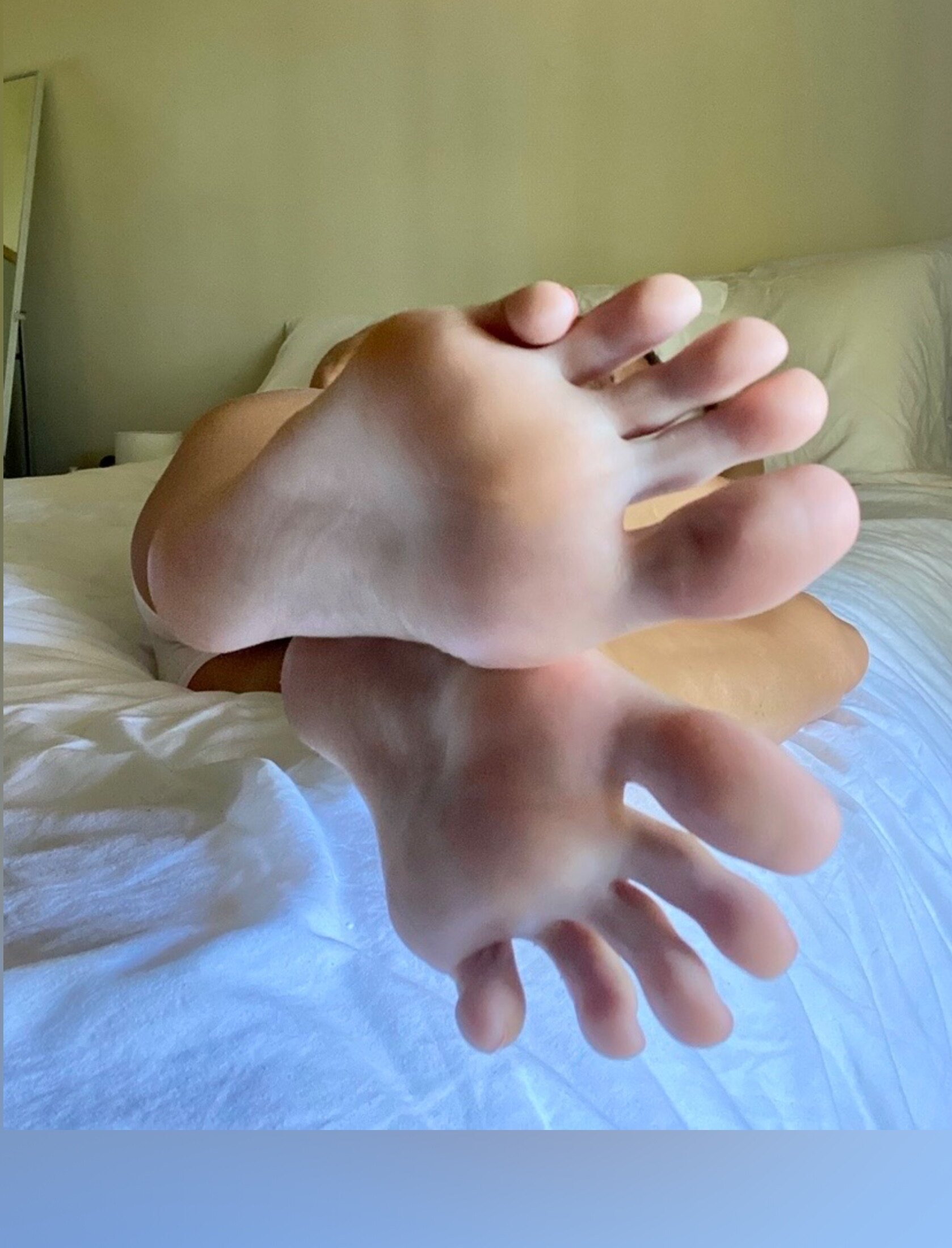 @kira.sexyfeet