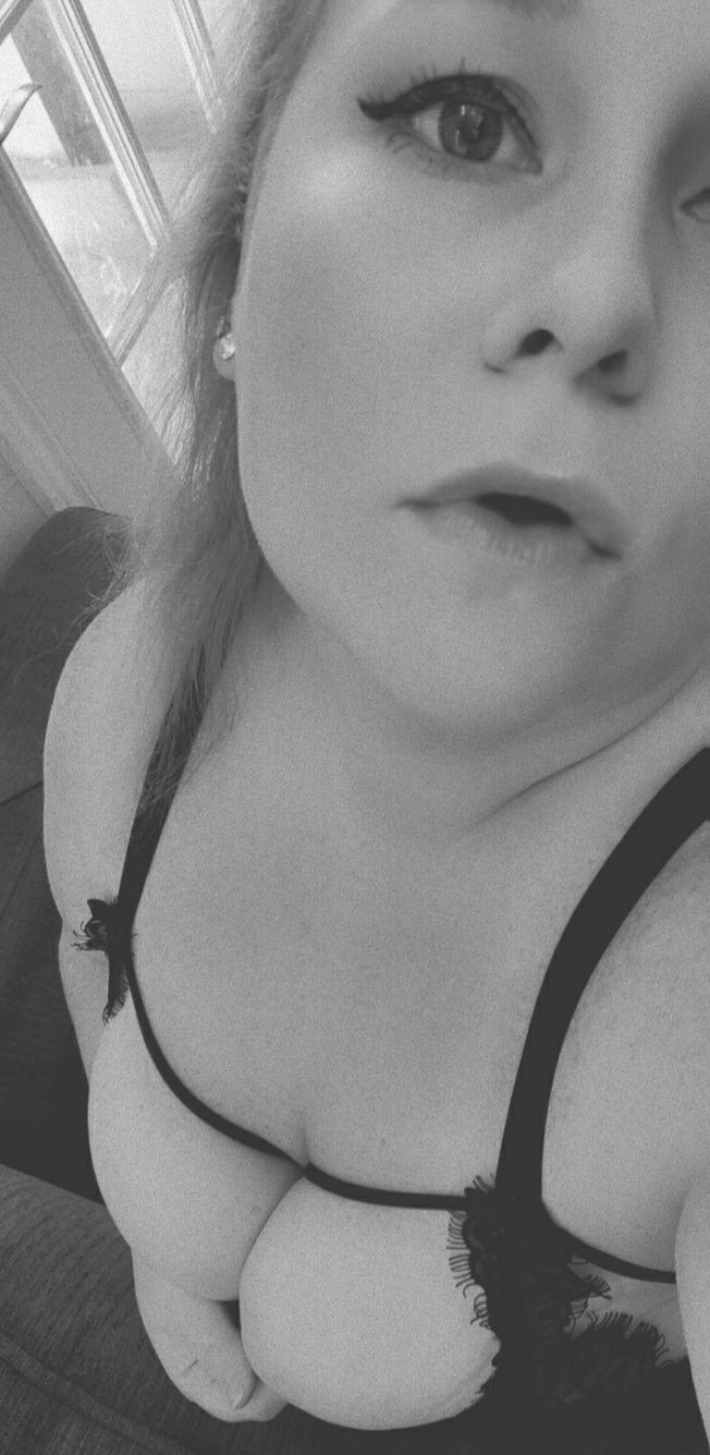 @lunasquirt OnlyFans
