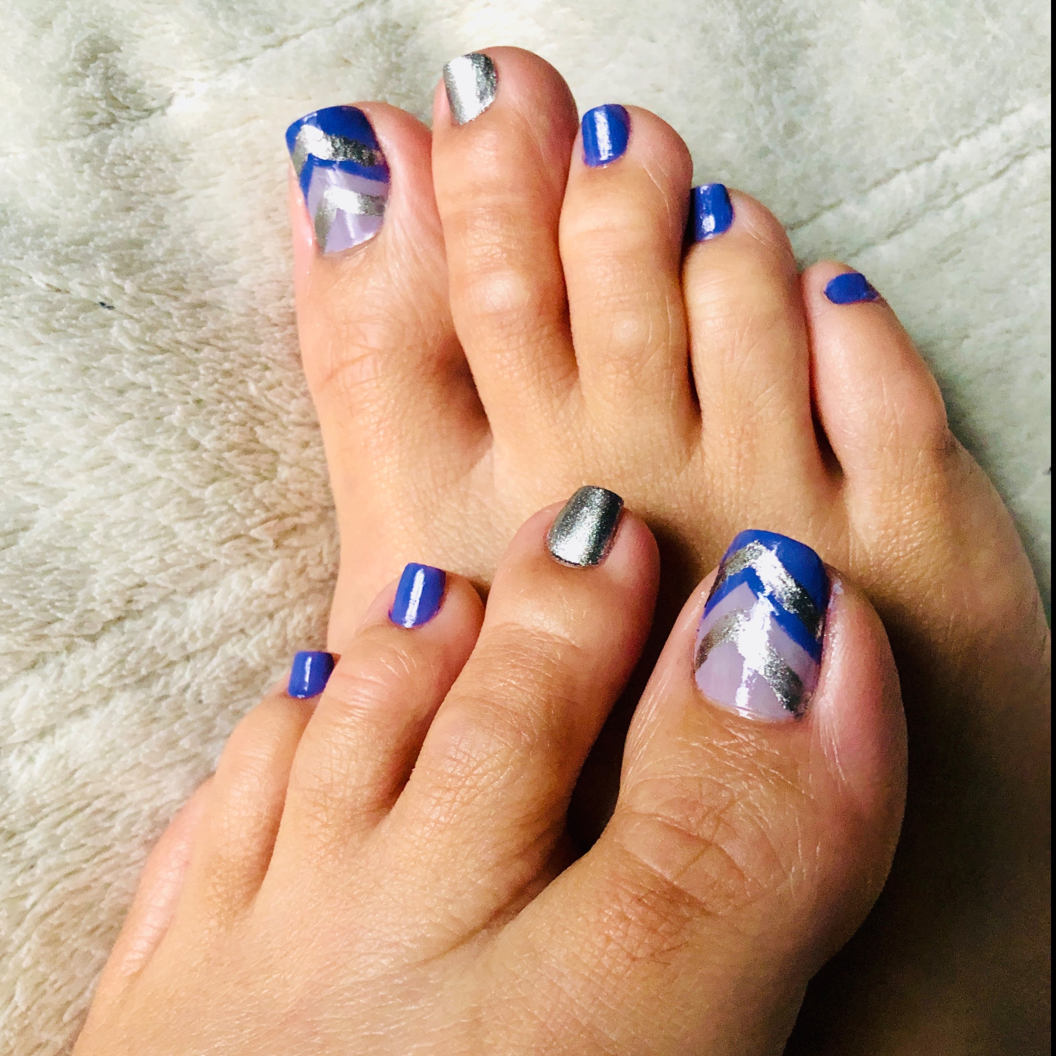 @missnikkisfeet