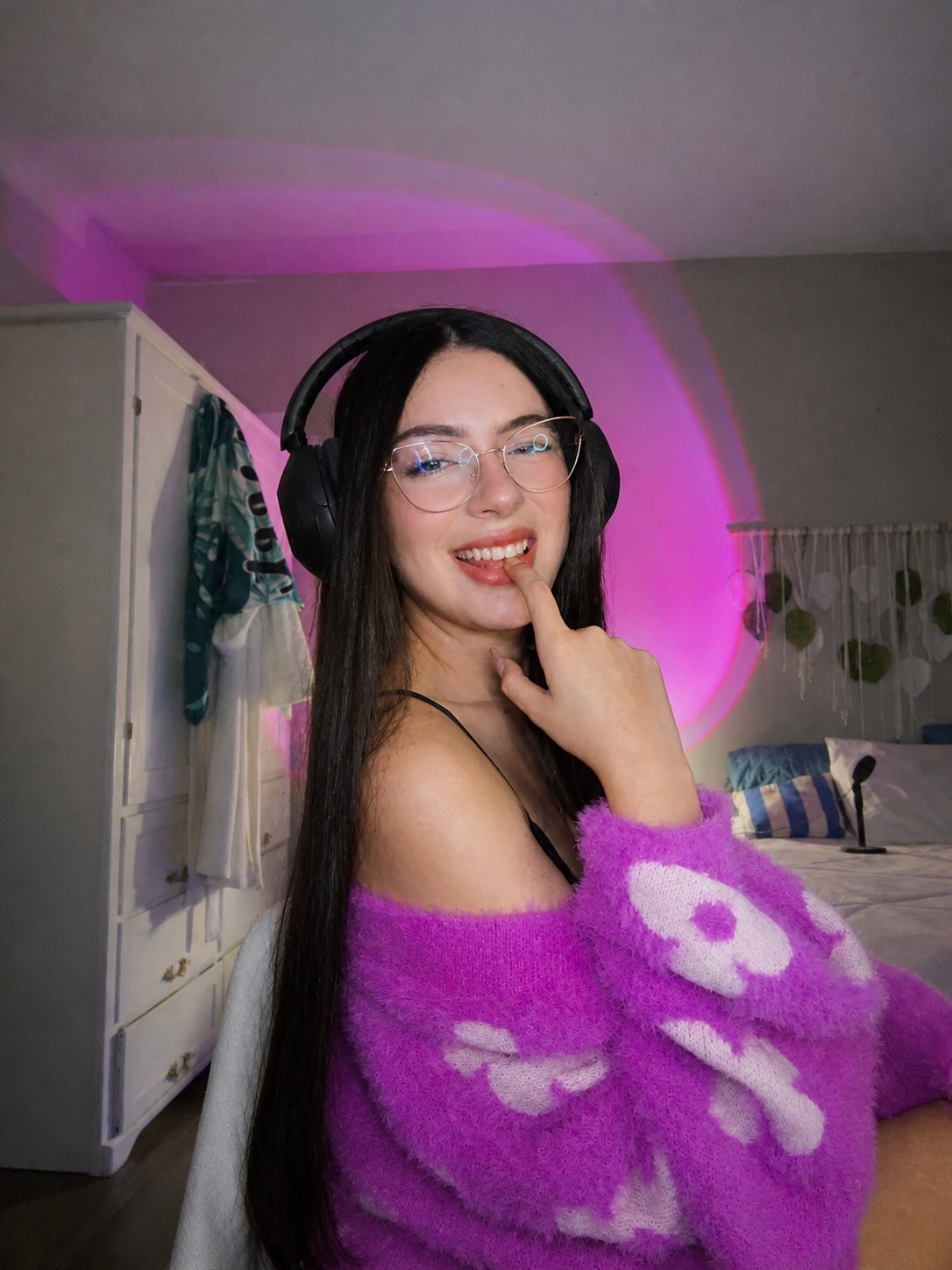 @nerdvioletta OnlyFans