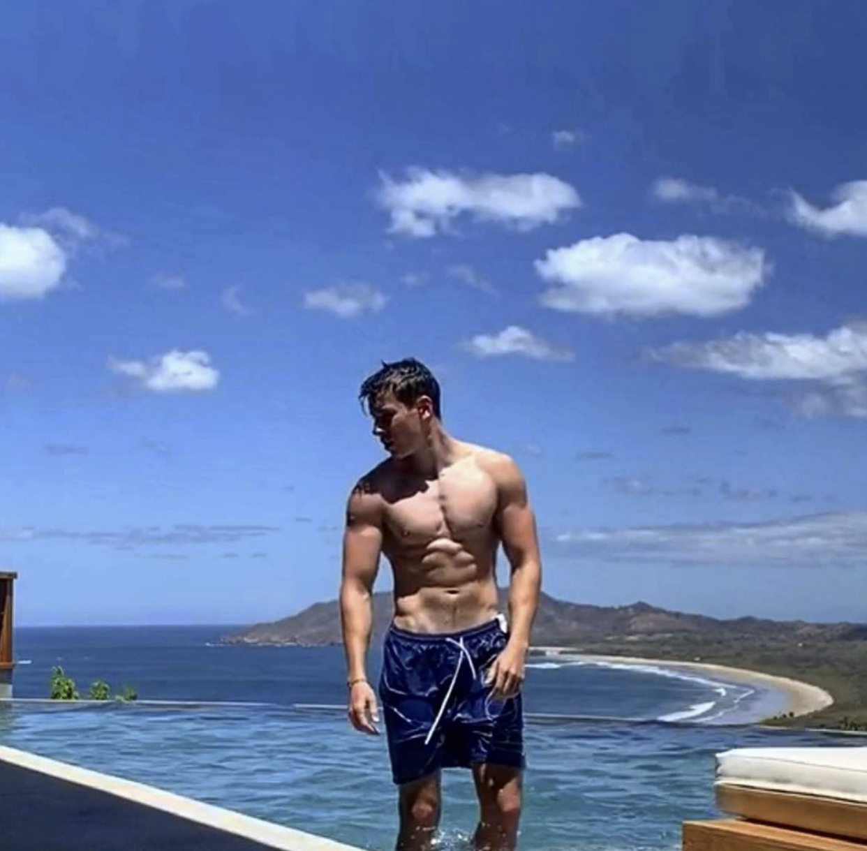 @nickalexg OnlyFans