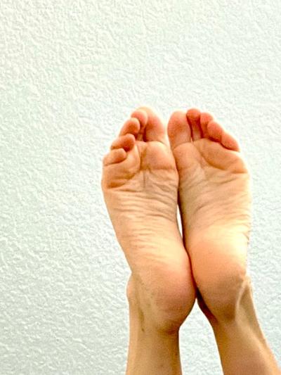 @pinkmamafeet
