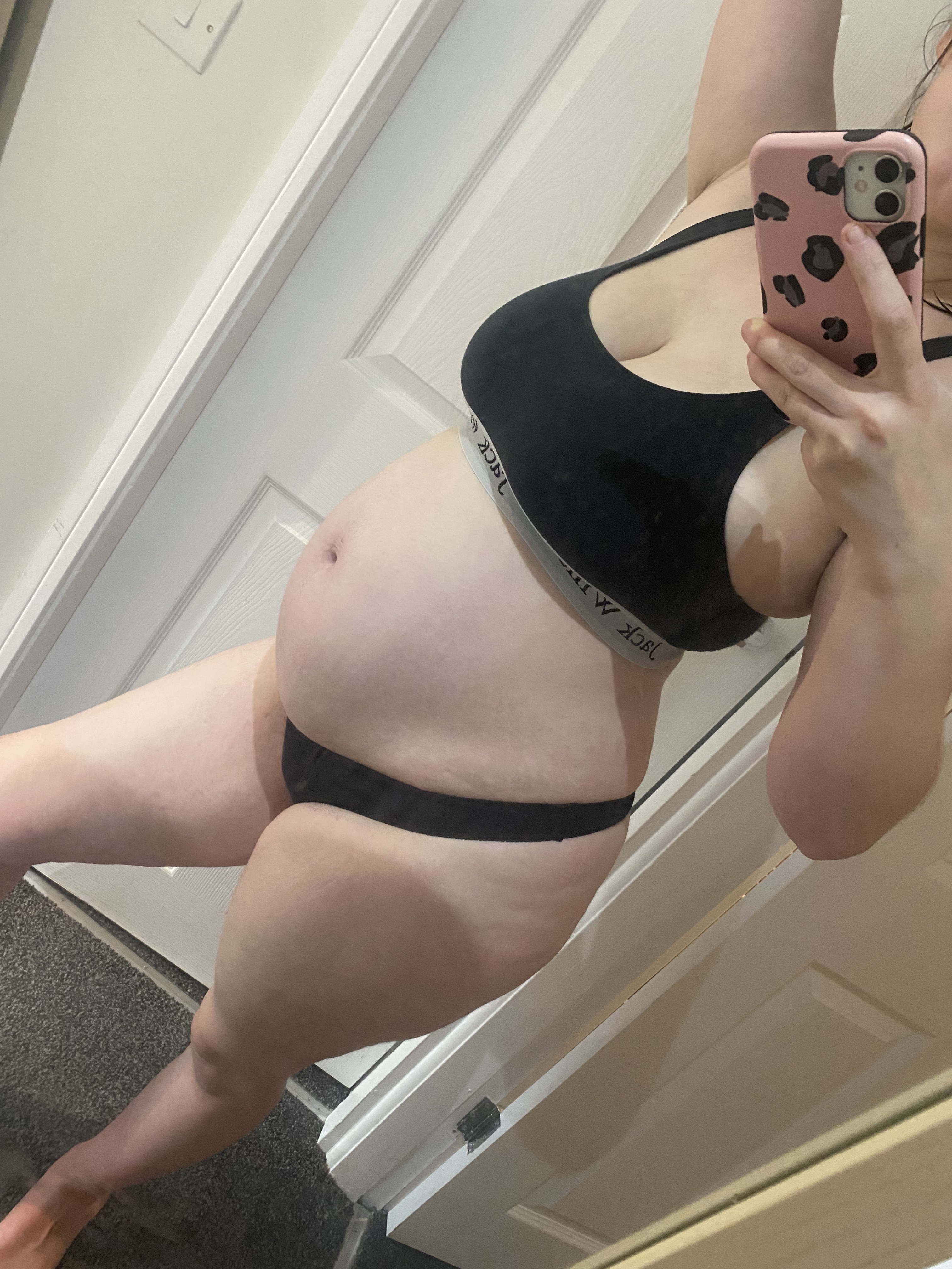 @sexypregnantroxy OnlyFans