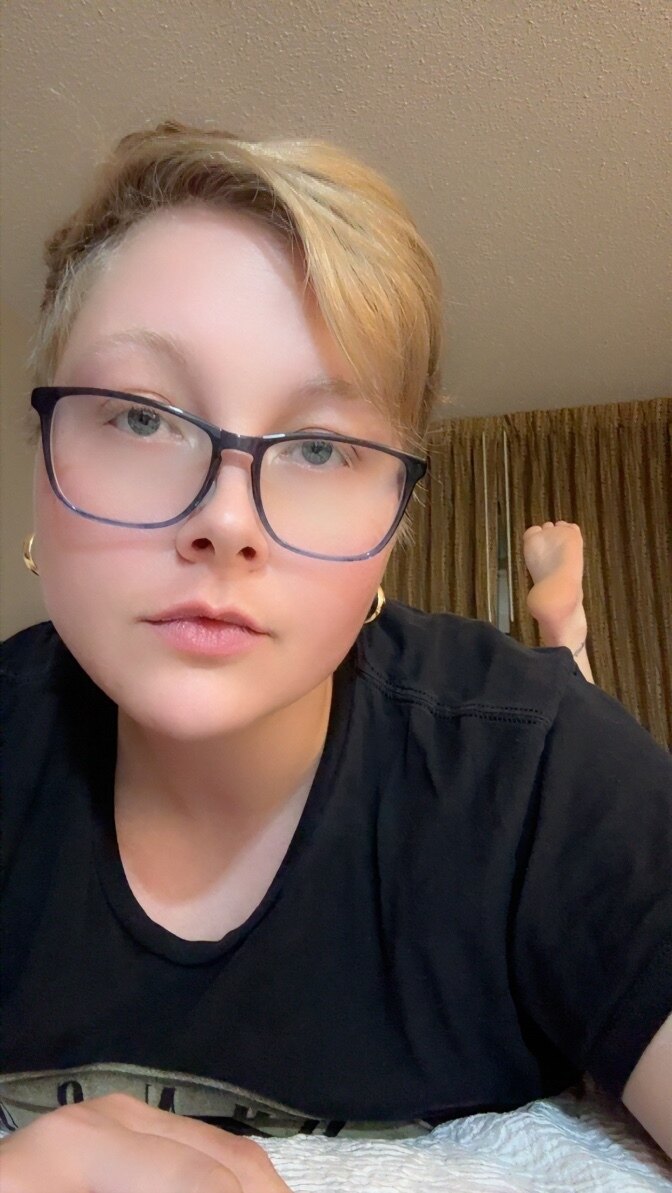@themeliblonde