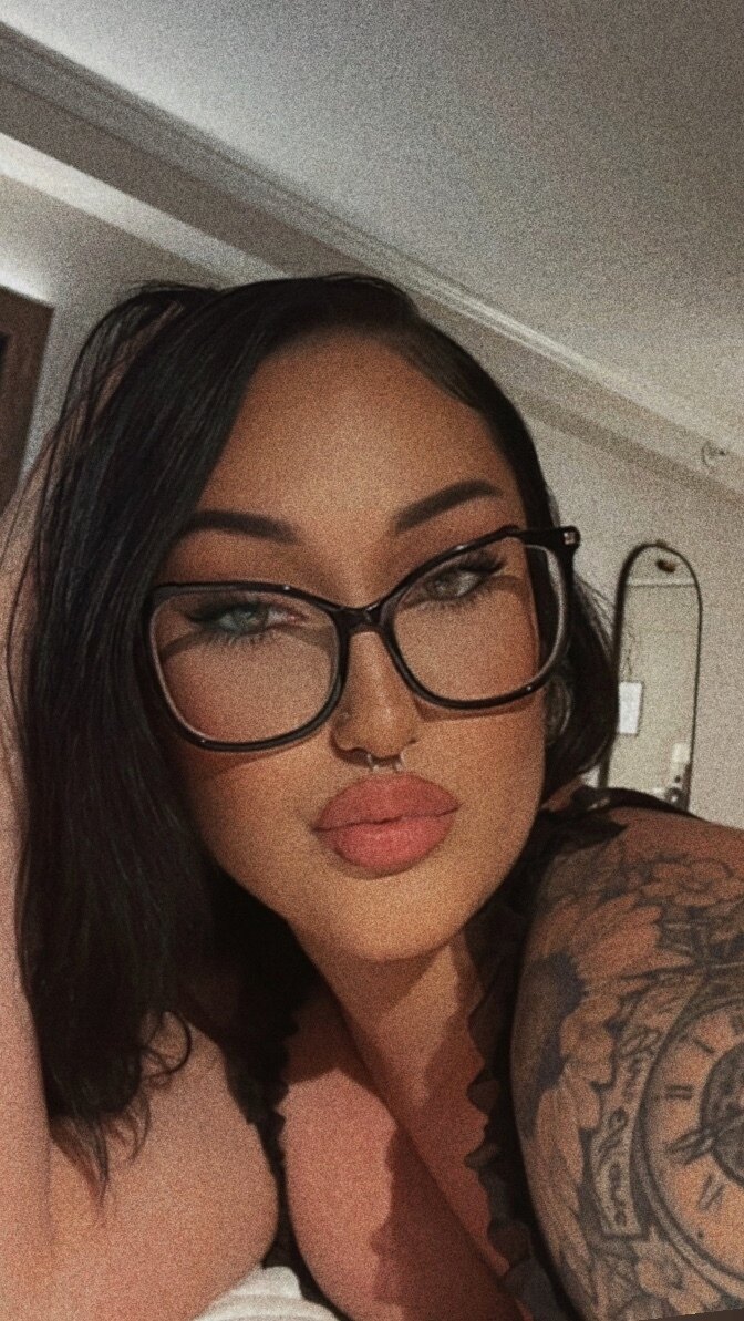 @vickifromtheblock
